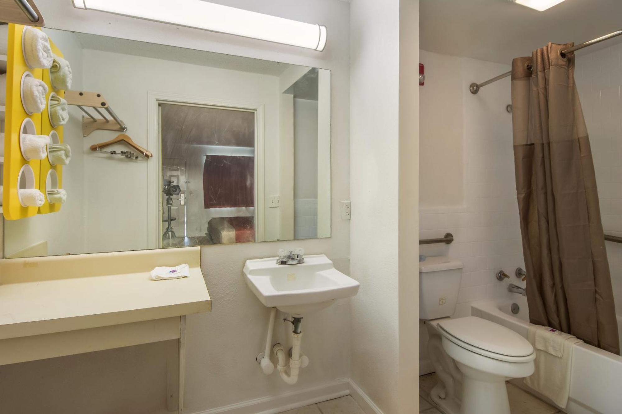 6-warner Robins, Ga Hotel